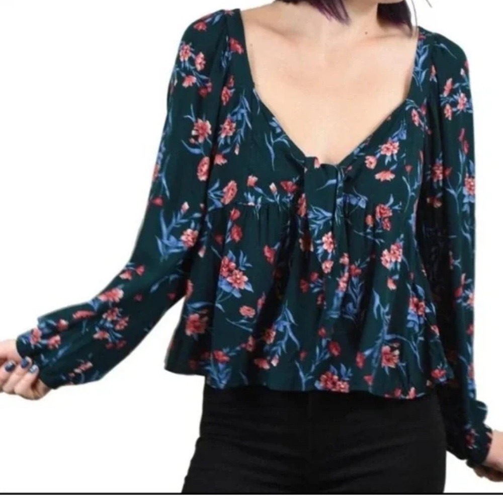 American eagle floral peasant style top